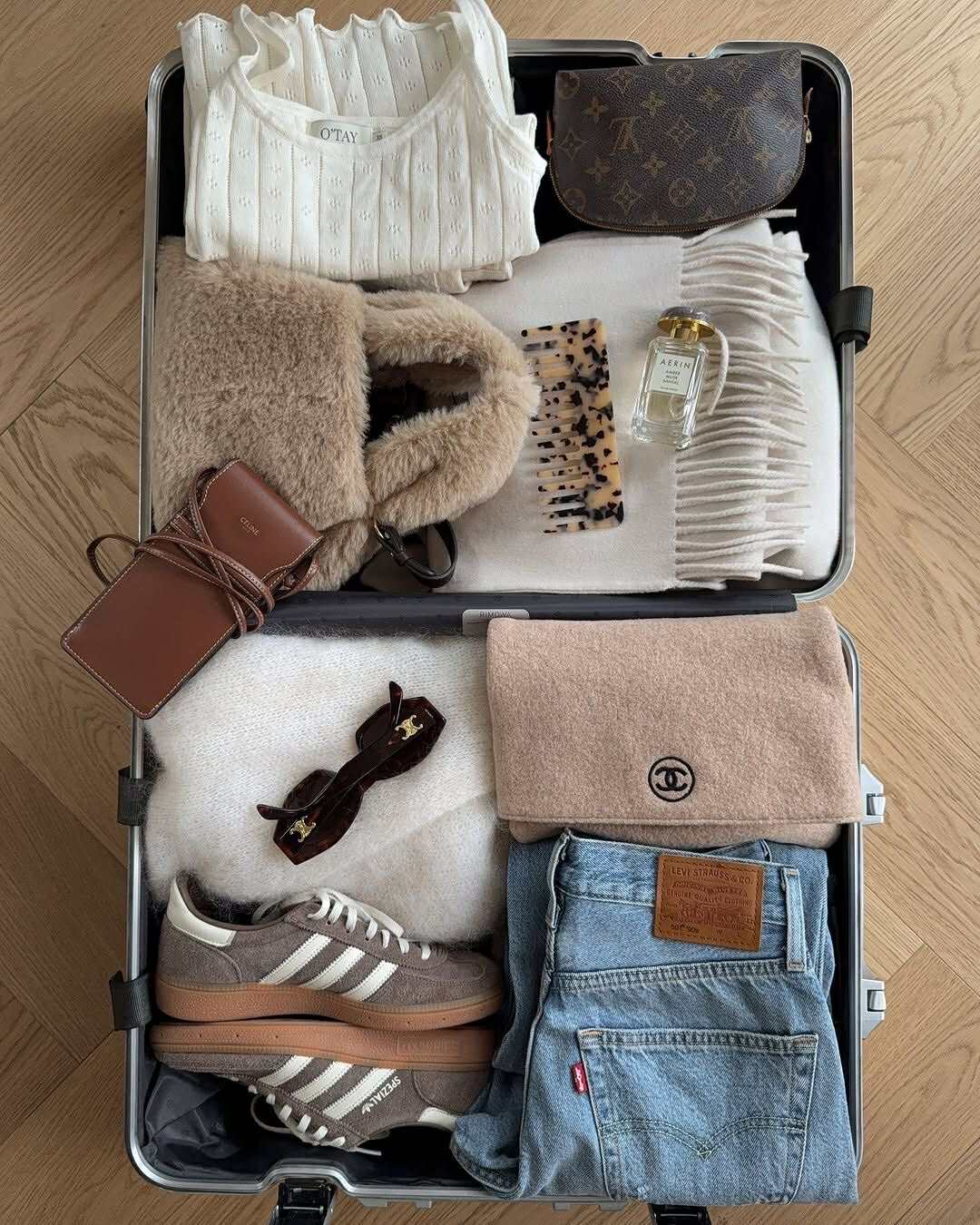 Illustration for The New Relationship Gift Guide: 30+ Ideas That Are Thoughtful, Not Terrifying